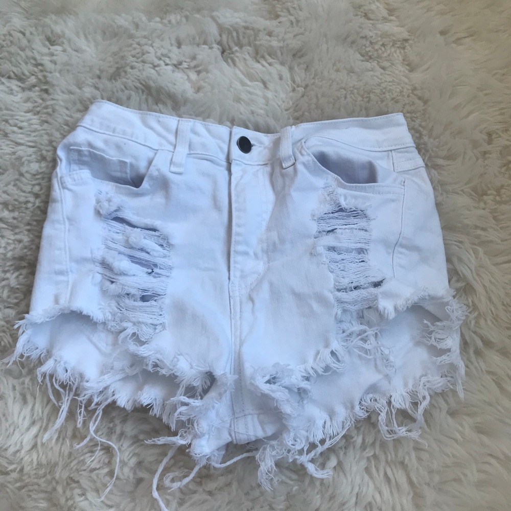 White High Wasted Shorts